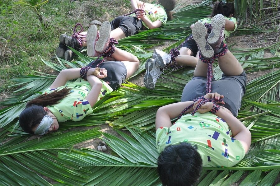永远<em>不要</em>幻想玩弄<em>女兵</em>,或许她们捏死你就像捏