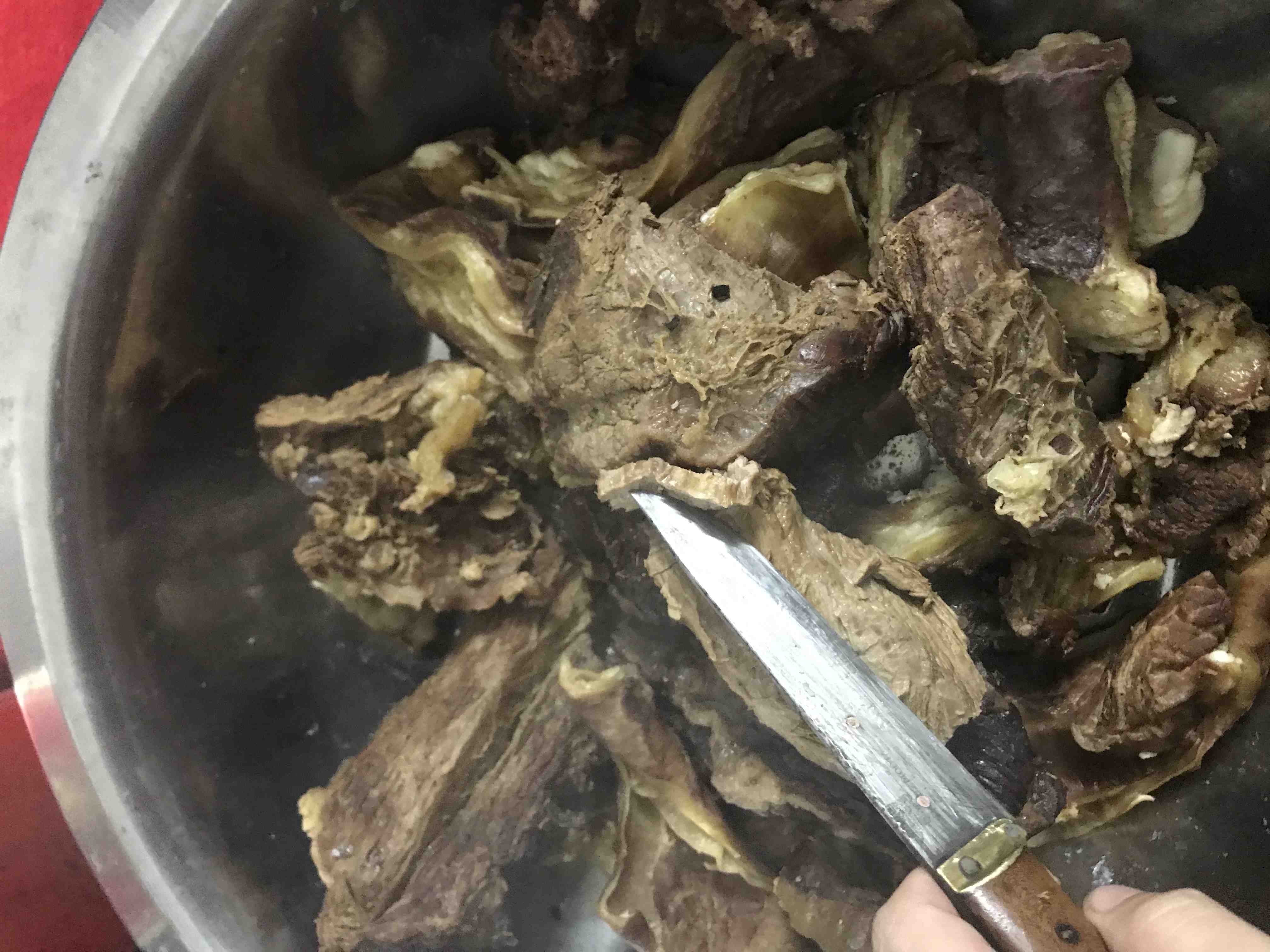 过年啦-卤牛肉顺便喝酒-惠小助(52huixz.com)