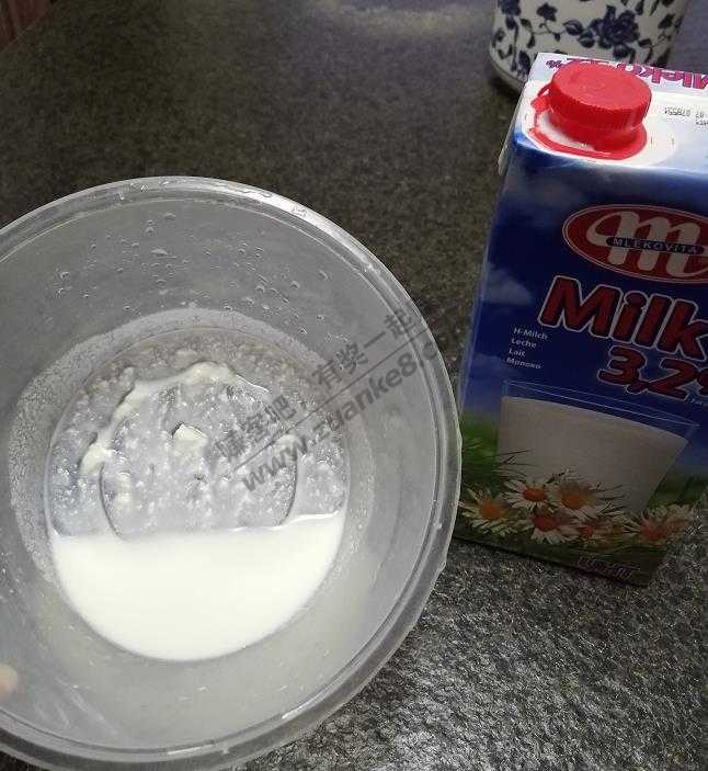 jd 买的牛奶 变质 喝了拉2天 客服让我等电话.