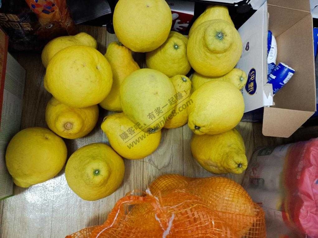 附近老乡那买了些沙田柚-4块多一斤还可以-比自己老家买肯定是贵点-惠小助(52huixz.com)